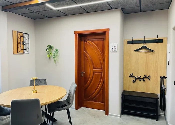 Brivibas Residence - West / East, Free Privat Parking, Free Wifi, Self Check-In