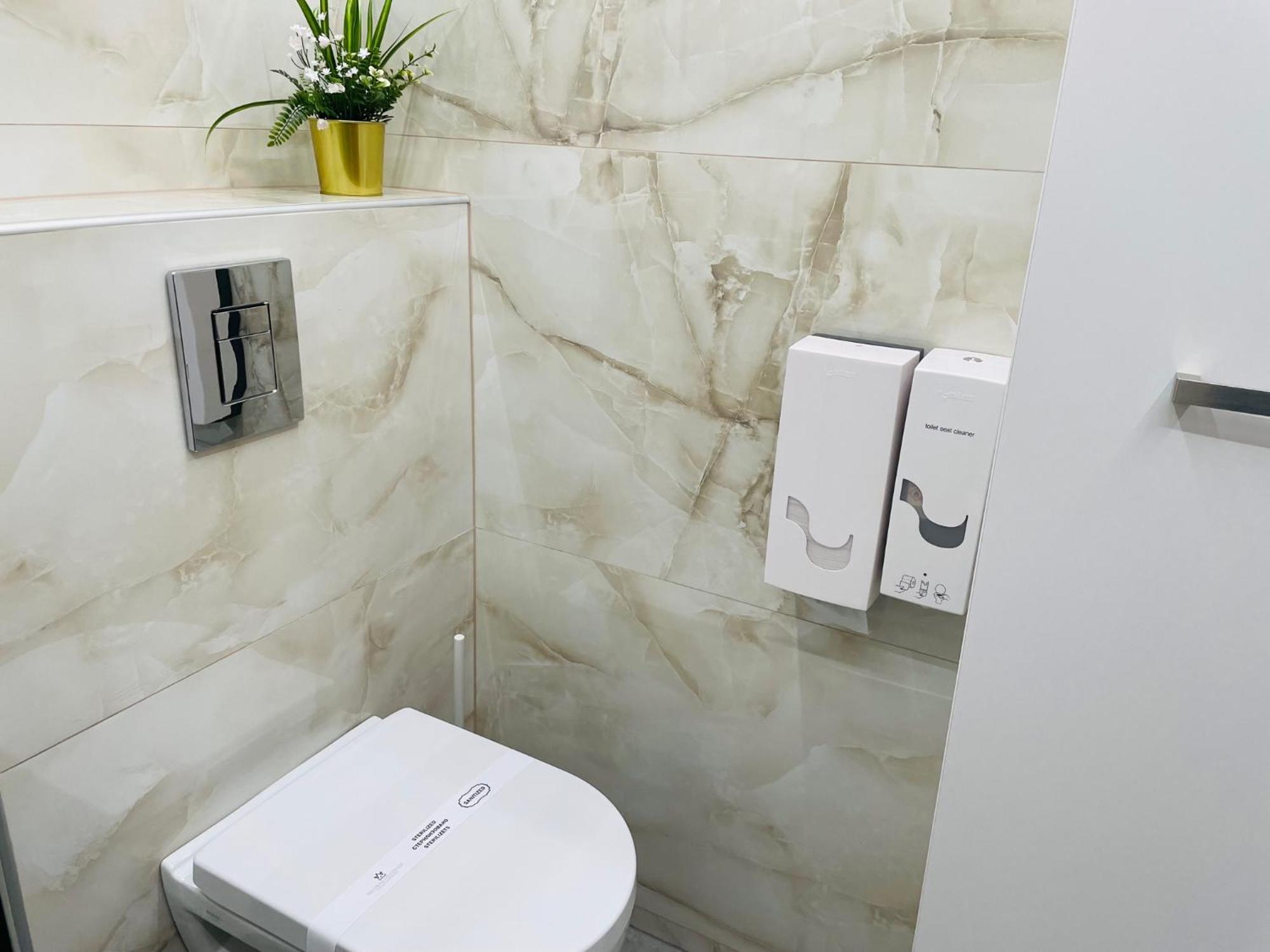 Brivibas - West / East, Free Privat Parking, Free Wifi, Self Check-in Apartment Riga